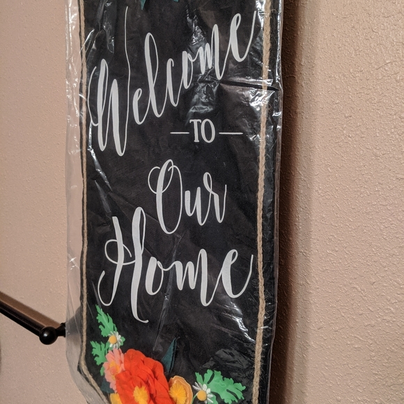NWT Indoor/Outdoor Welcome to Our Home Banner Flag - Picture 5 of 7